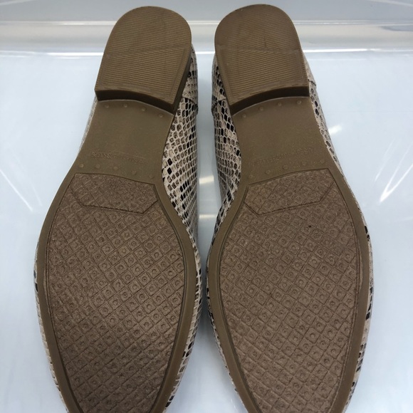 NWT and box Reese Faux Snake Print Slip On shoe - Picture 7 of 7